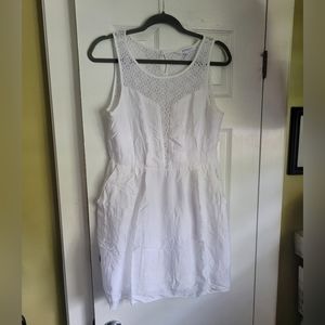 BCBGeneration white lace short dress